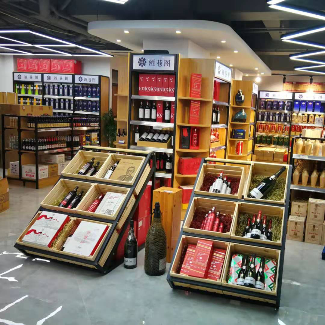 名煙名酒連鎖店選用鋼木貨架安裝實(shí)景